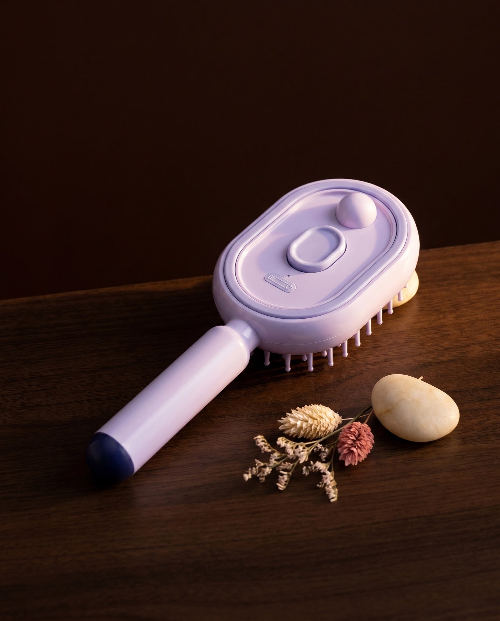The Cloud scalp massage brush in Lavender